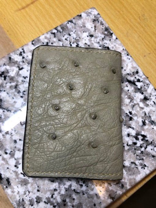Porte cartes en cuir d'autruche